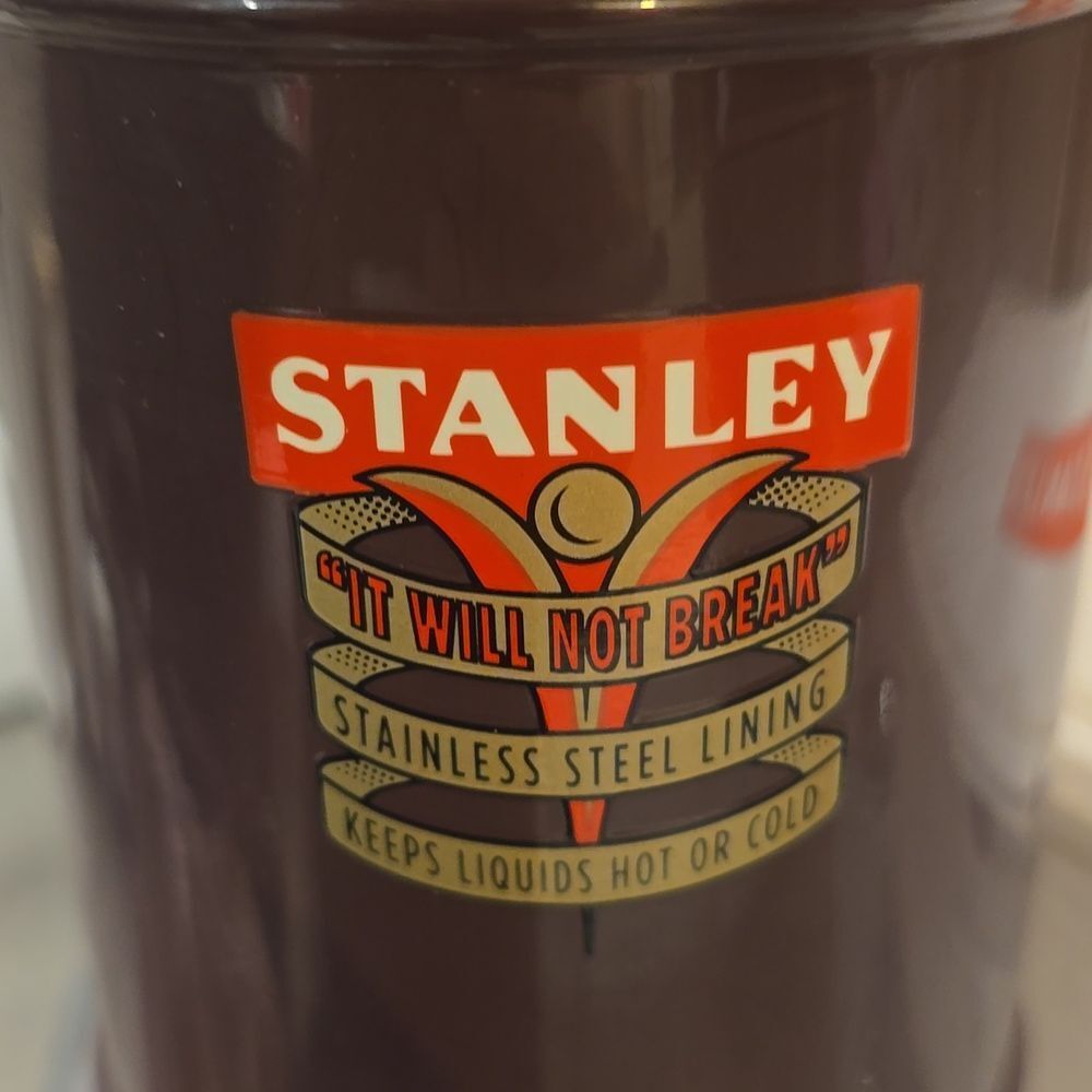 Stanley Milestone Thermal Bottle 1.1 QT.- 1940 Garnet Gloss - Picture 11 of 12